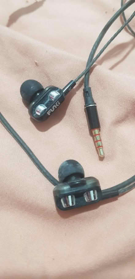Photo of free Dual drive 3.5 mm wired earphones (IG6) #1