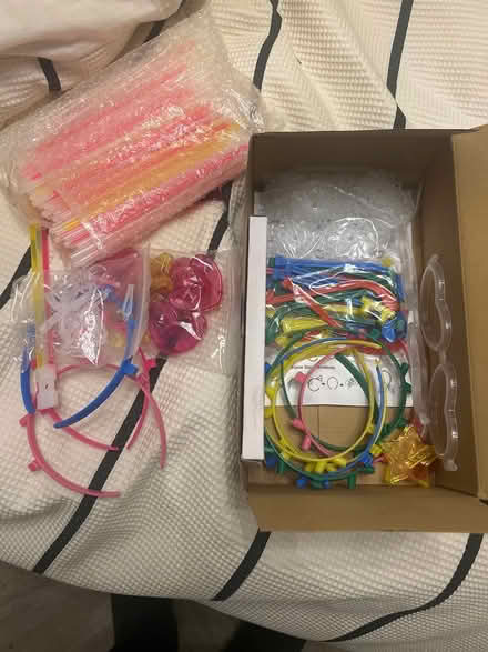 Photo of free Glow sticks pack (Tufnell Park NW5) #3