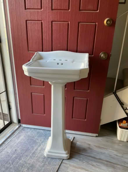 Photo of free Pedestal sink, 2 pieces (Calaveras and Piedmont) #1