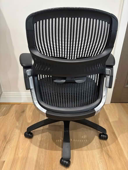 Photo of free Black office chair, wide seat (Amersham HP6) #4