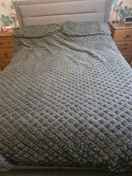 Photo of free Warm duvet cover king size Chad (DE21) #2