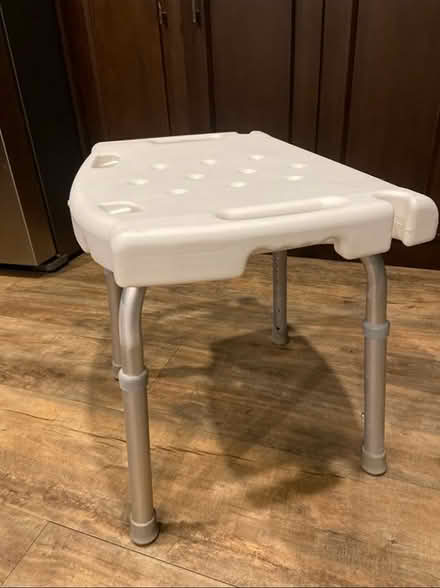 Photo of free Shower seat (Streetsville) #1