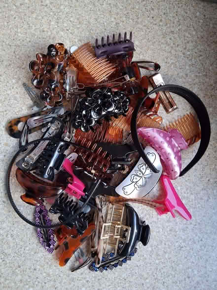 Photo of free Mixed bag of hair clips, clasps and headbands (Hoddesdon EN11) #1