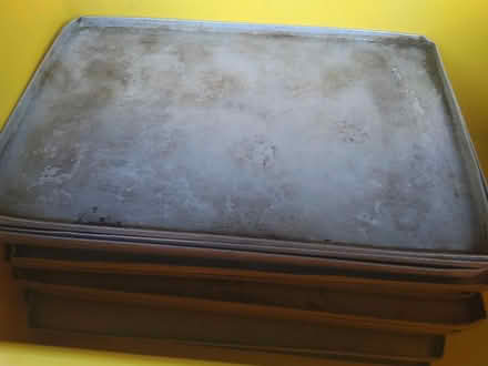 Photo of free Medium Baking Trays (Leighton buzzard LU7) #1
