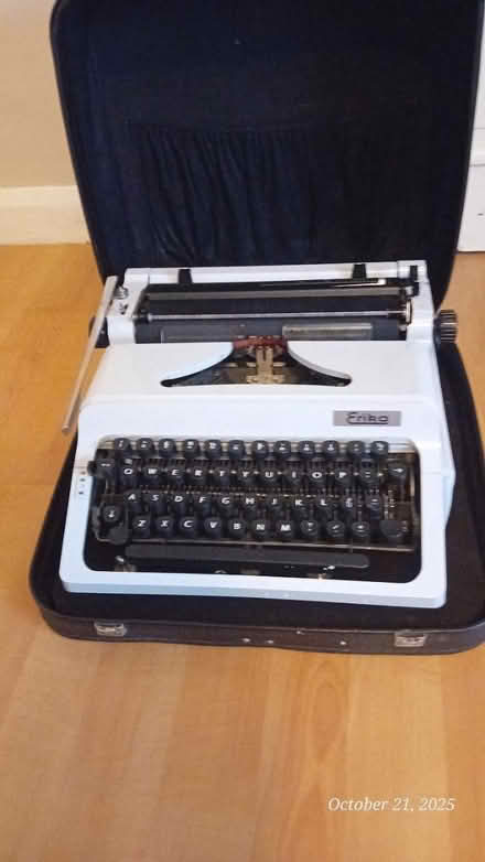 Photo of free Type writer (Egremont CA22) #1