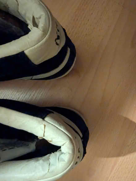 Photo of free Men shoes size 9 (Brentford TW8) #4
