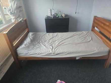 Photo of free aingle bed plus mattress (Aldershot) #1