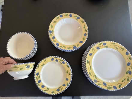 Photo of free Pretty dinnerware for 4 (just south of Baltimore Pike) #3