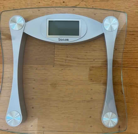 Photo of free TAYLOR glass bathroom scale (San Carlos-El Camino near Hull) #2