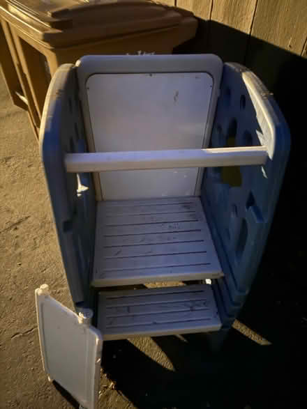 Photo of free Kids step stool, learning tower (Valencia Avenue, Sunnyvale) #2