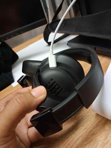 Photo of JBL Headphones (East-West Rd, HI 96822) #1