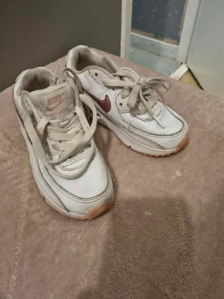 Photo of free NIKE Trainers for girls (SE5) #1