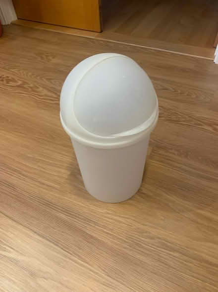 Photo of free Plastic waste bin (Hoddesdon, EN11) #1