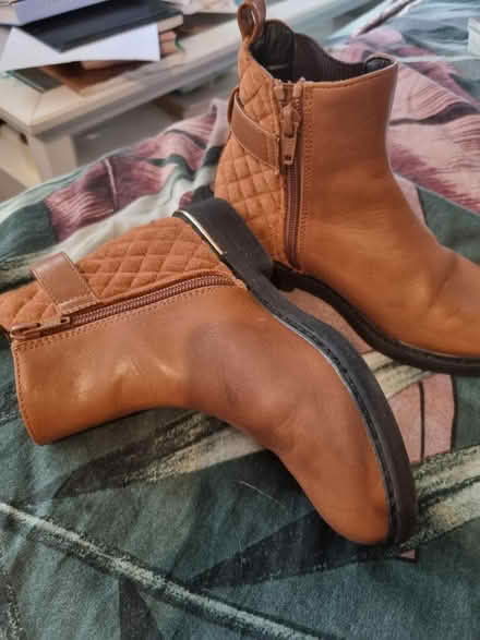 Photo of free Brown River Island boots for girls (SE5) #2