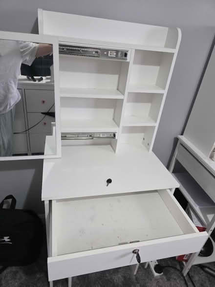 Photo of free Dressing table (DY4) #2