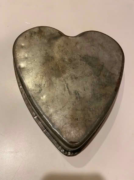 Photo of free Heart-shaped cake pan (Washington Heights) #2