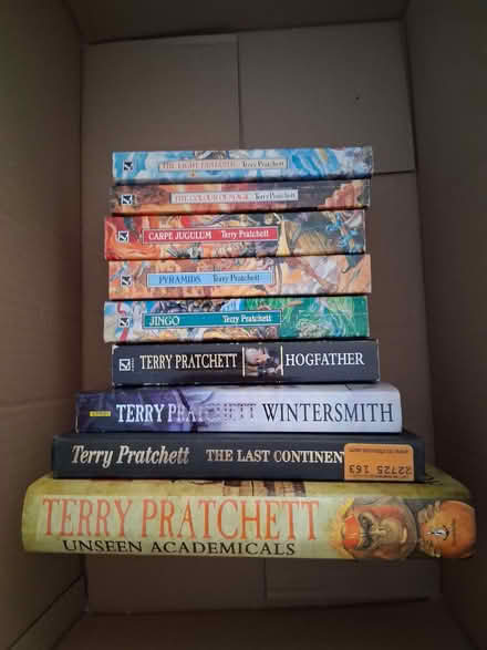 Photo of free Terry Pratchett Books (Hoddesdon EN11) #1