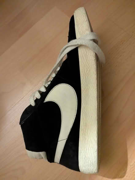 Photo of free Men shoes size 9 (Brentford TW8) #2