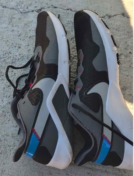 Photo of free NIKE MEN athletic shoe 10.5 (downtown sunnyvale) #1