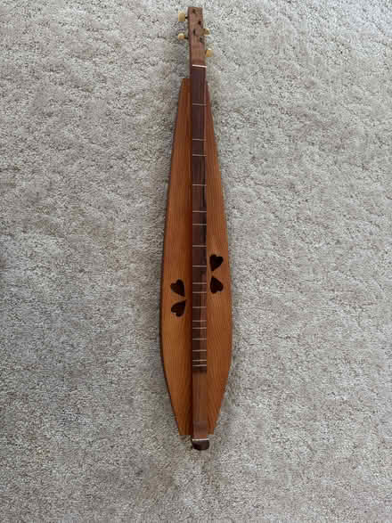 Photo of free Dulcimer (just south of Baltimore Pike) #1