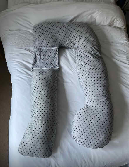 Photo of free Maternity Pillow (Letchworth SG6) #1