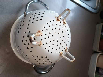 Photo of free Metal enamelled colandar (Barming Heath ME16) #3