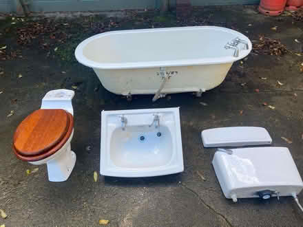 Photo of free Full bathroom suite - bath, basin & toilet (Norton LD8) #2