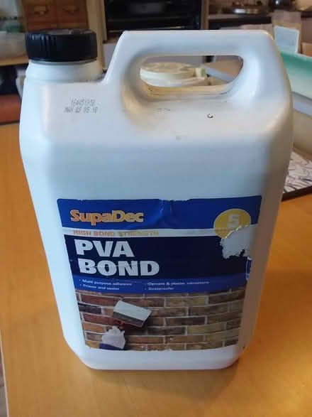 Photo of free PVA (Bath Road, WR5) #1