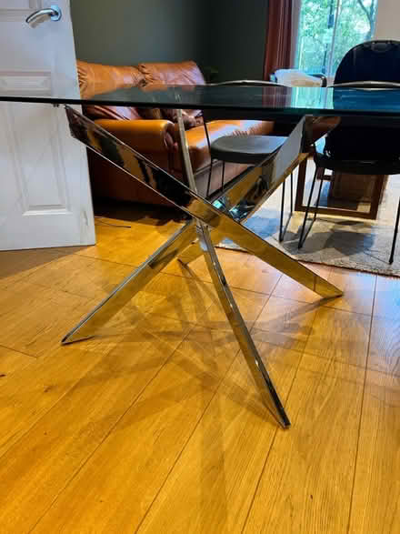 Photo of free Glass dining table 4/6 seater (Brentford) #2