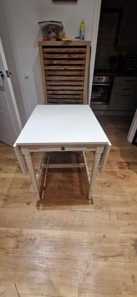 Photo of free White table (Gu4 7xs) #2