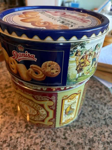 Photo of free cookie tins (Columbia Heights) #1
