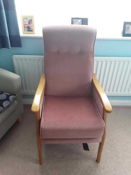 Photo of free Armchair comfy High back (Wormbridge HR2) #2
