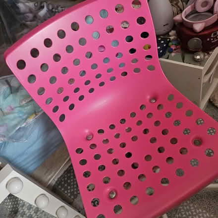 Photo of free Girls ikea desk chair (Corstophine EH4 7DN) #2