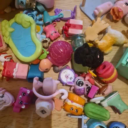 Photo of free Kids small Shopkins (TW7) #4