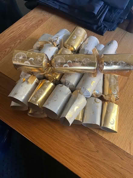 Photo of free 11 Christmas crackers (LD8 2) #1