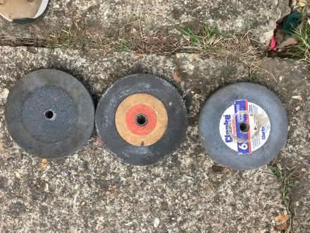 Photo of free 3 x grinding discs (Brogborough MK43) #1