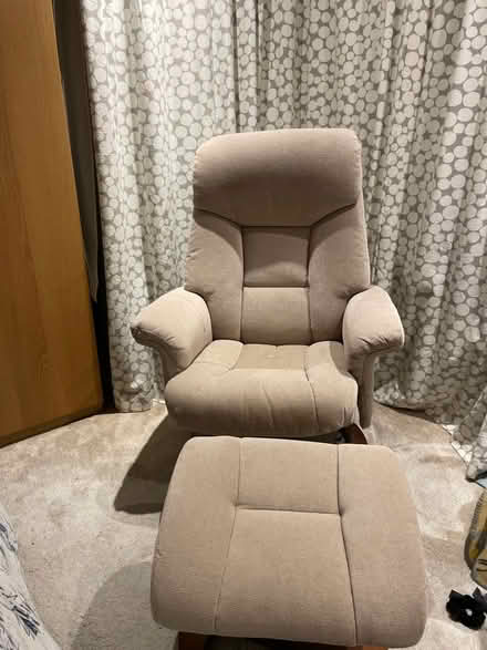 Photo of free Swivel recliner chair (Eastern Green CV5) #1