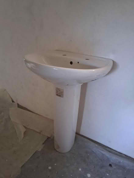 Photo of free Washbasin (Meifod SY22) #1