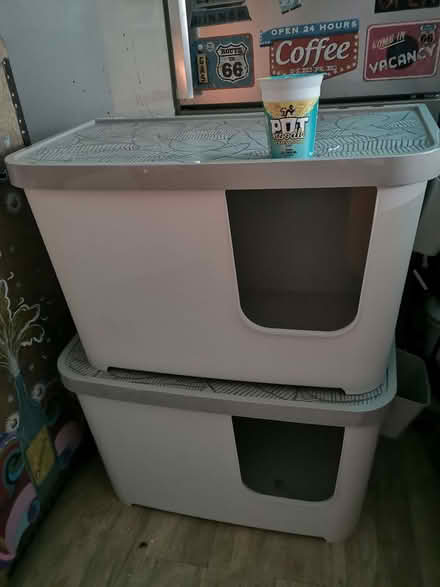 Photo of free massive litter tray pets at home cost 50.00 (Brighton Hill RG22) #1