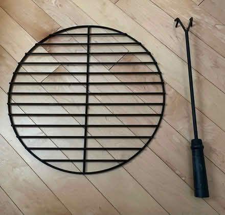 Photo of free Fire pit grating and tool (Alta vista / riverside) #1