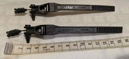 Photo of free (Vintage?) Pair of Zéfal XL Bike Pump clips (Dunning PH2) #1