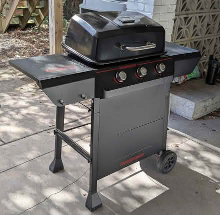 Photo of free Gas grill (Manor Park, Washington, DC) #1