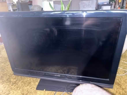 Photo of free Sony Bravia 40V4000 - 40” TV & Remote (Lemsford AL8) #3