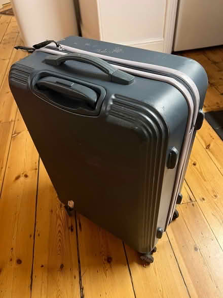 Photo of free Hard-shell suitcase (Exeter EX4) #1