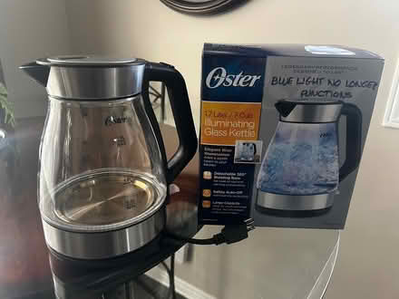Photo of free oster electric glass kettle (Near Albion & Walkley.) #1