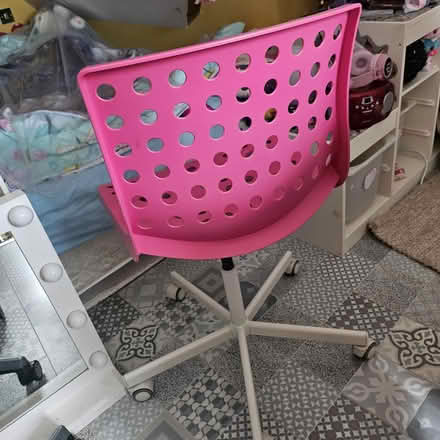 Photo of free Girls ikea desk chair (Corstophine EH4 7DN) #3