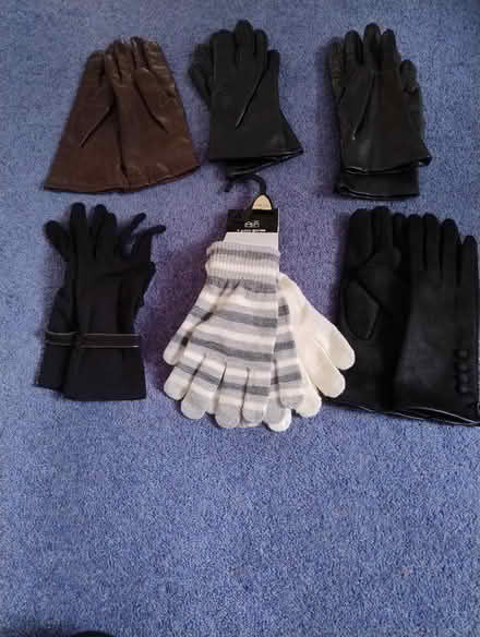 Photo of free Gloves new 7 pairs (Cheadle Hulme SK8) #1