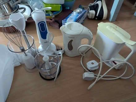 Photo of free 2 small kettles (Brentford TW8) #1