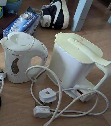 Photo of free 2 small ketles (Brentford TW8) #1