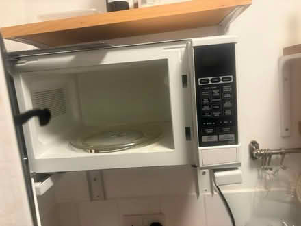 Photo of free Microwave (Southsea PO5) #1